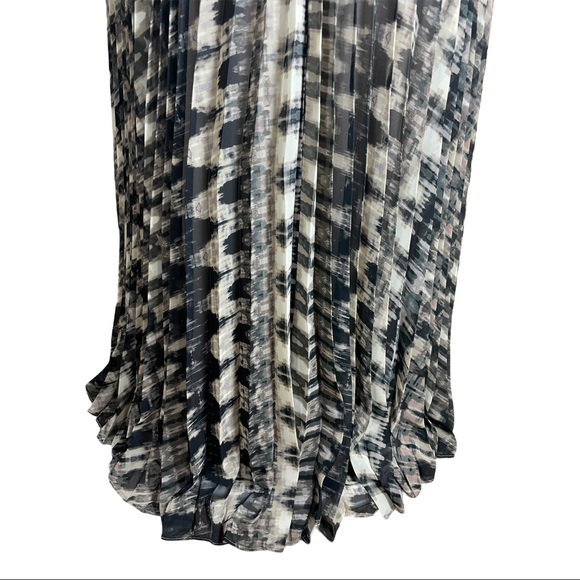 Eliza J Navy and White Maxi Dress - Picture 6 of 6